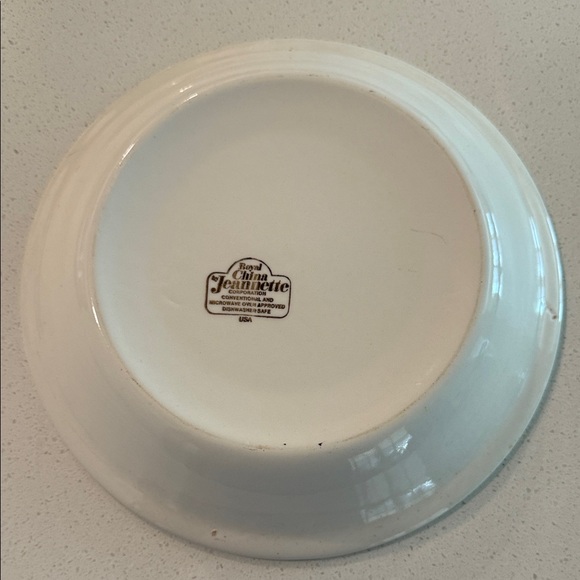 Classic Cream and Brown Ceramic Cheesecake Dish - Picture 3 of 4